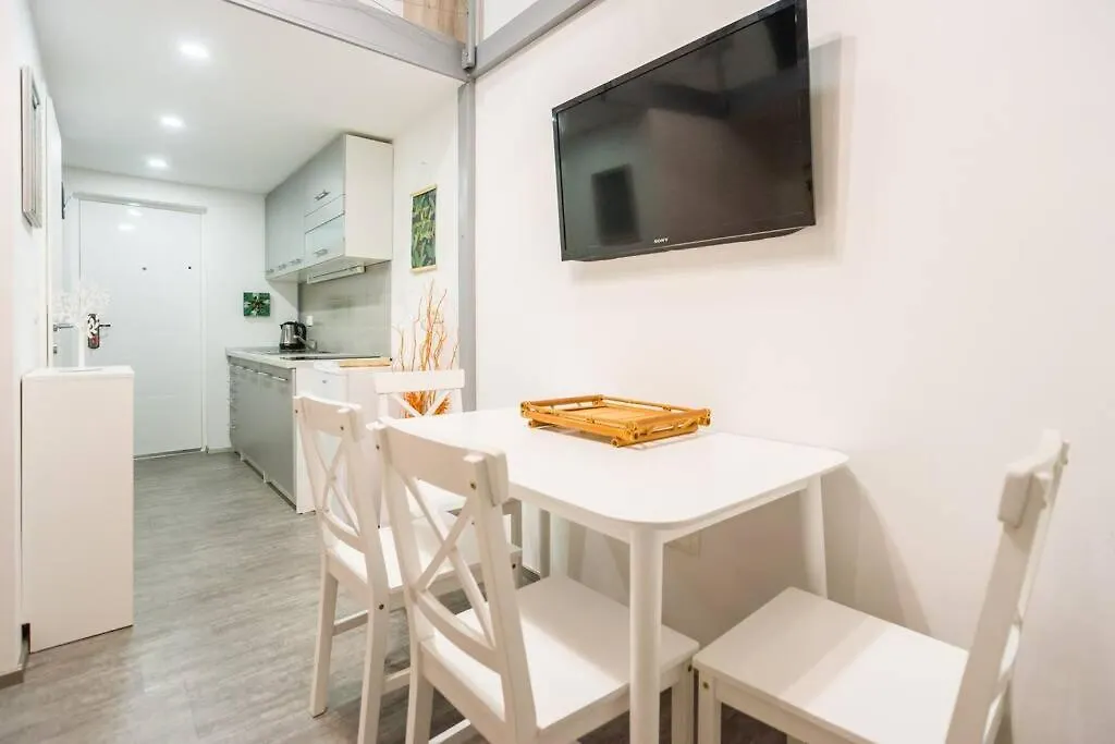 Apartma N'Poznam Tobacna Laibach