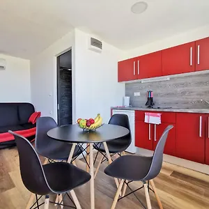  Apartment Village Lipa