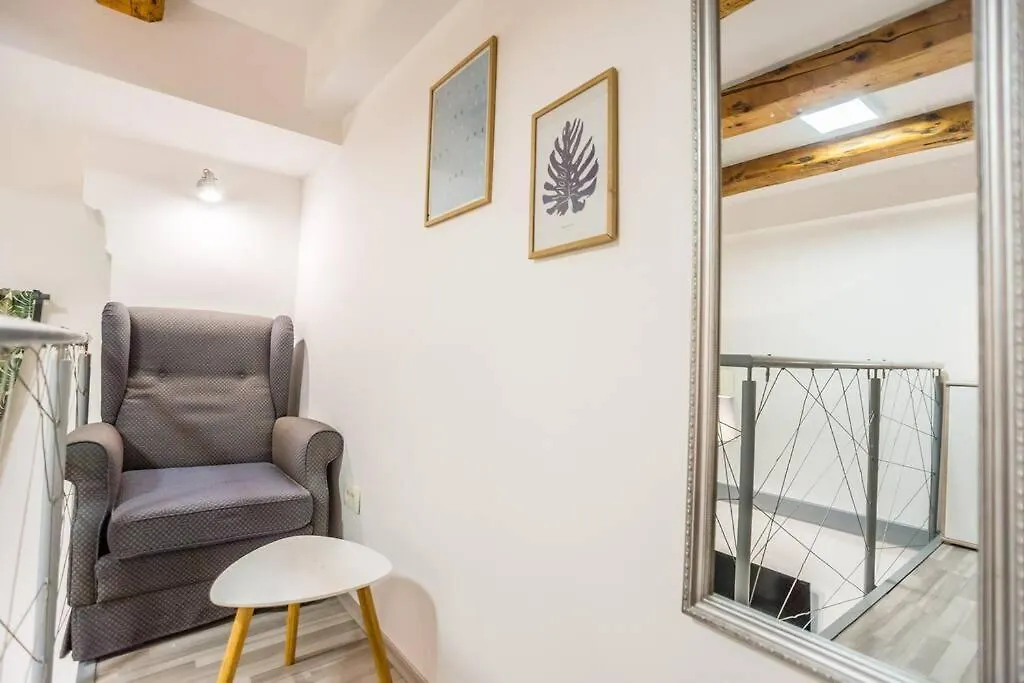Apartma N'Poznam Tobacna Ljubljana