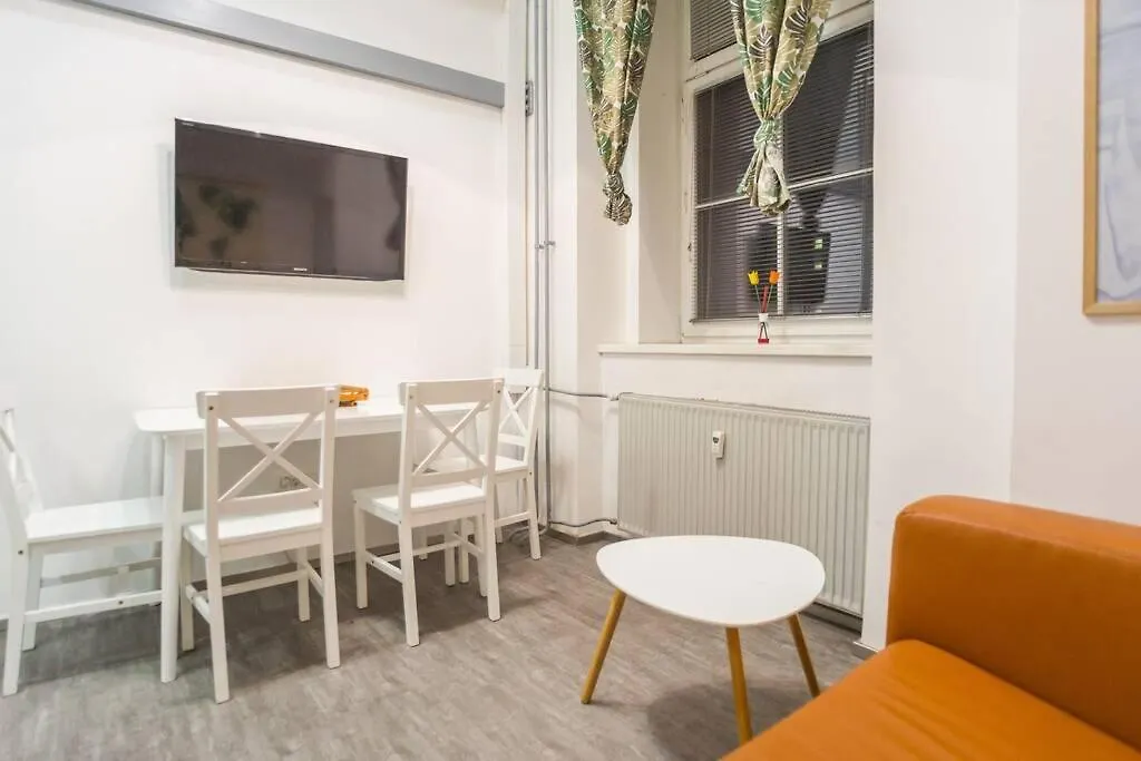 Apartma N'Poznam Tobacna Ljubljana