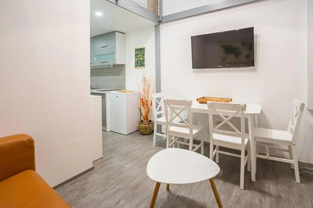Apartma N'Poznam Tobacna Ljubljana Apartman